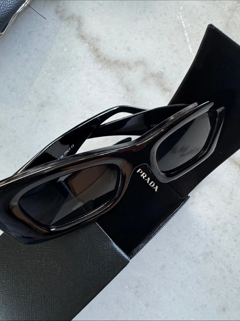 Classy Black Rectangular Cat-Eye Sunglasses